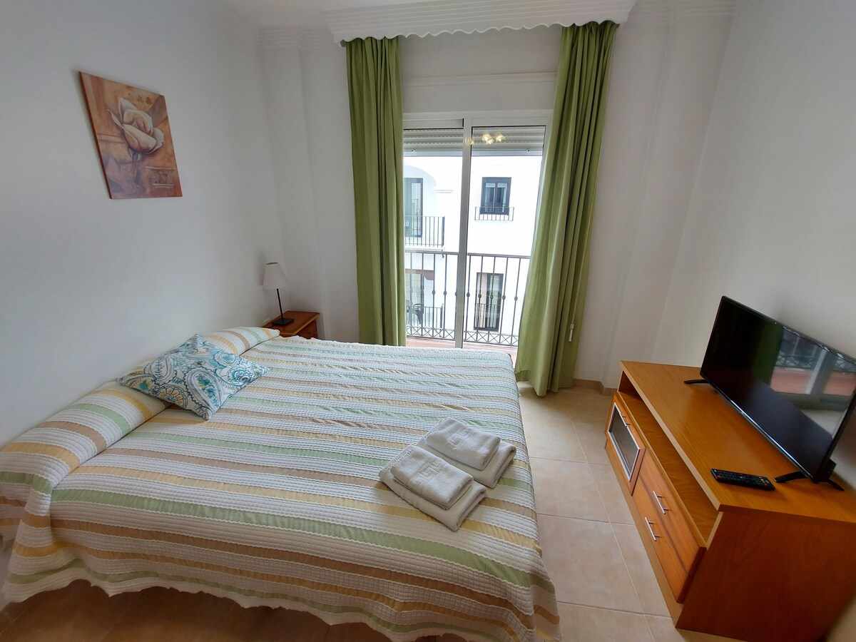Centusur Nerja 2A - Street-view studio with balcony and shared rooftop terrace